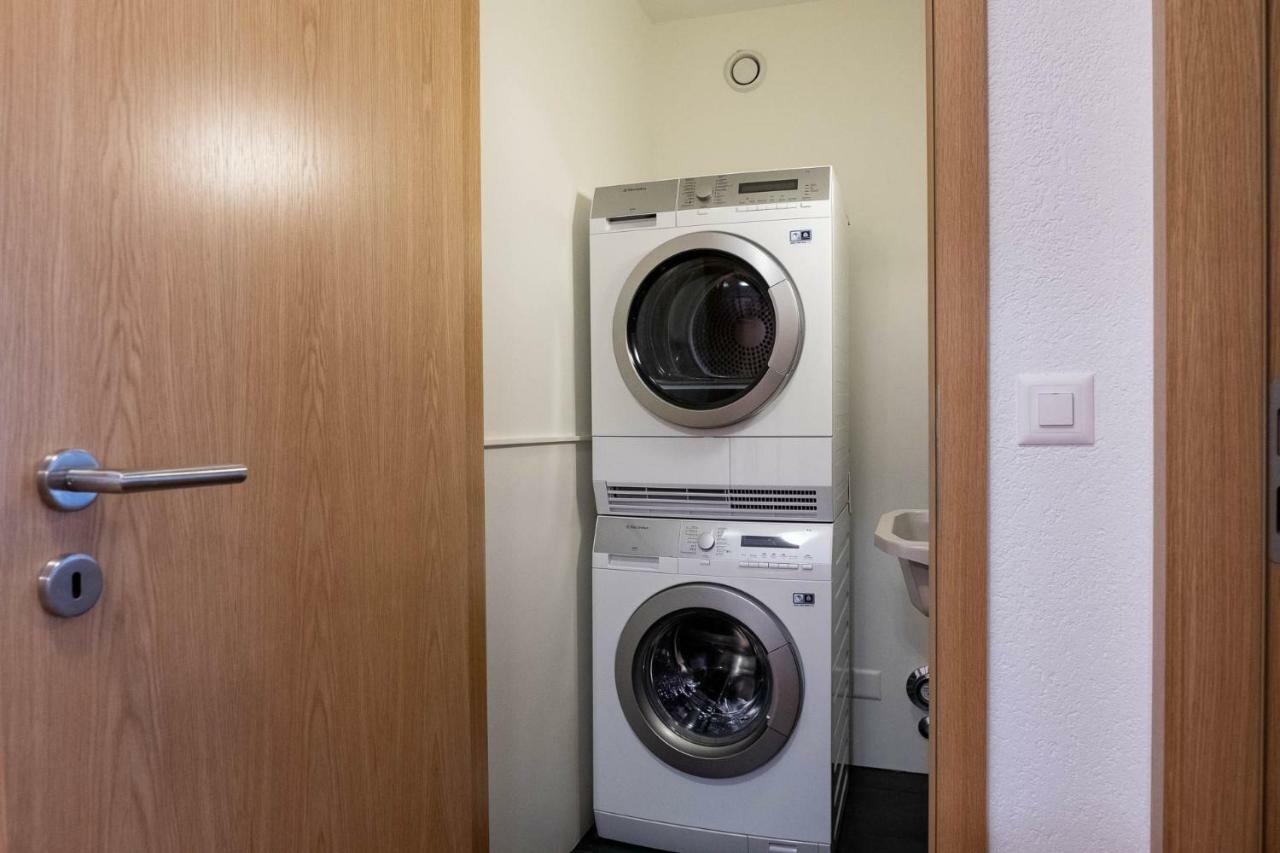 Family Apartment Near The Train Station Βεβέ Εξωτερικό φωτογραφία