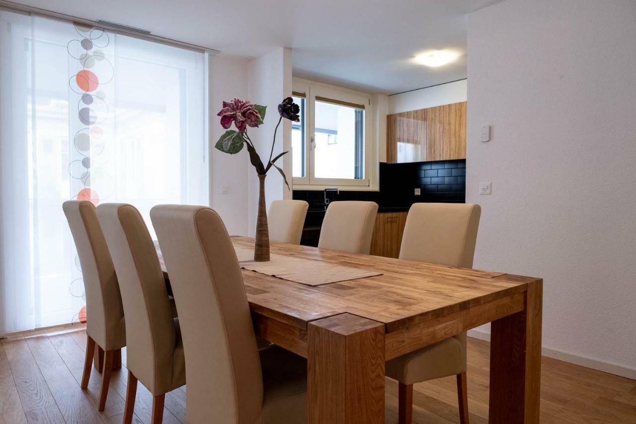 Family Apartment Near The Train Station Βεβέ Εξωτερικό φωτογραφία
